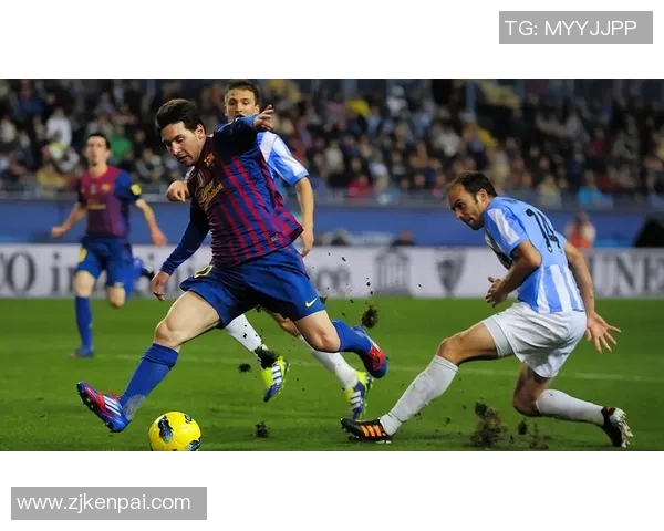 马拉加与巴萨罗那激战正酣双方争夺胜利的精彩瞬间回顾 马拉加与巴萨罗那激战正酣双方争夺胜利的精彩瞬间回顾