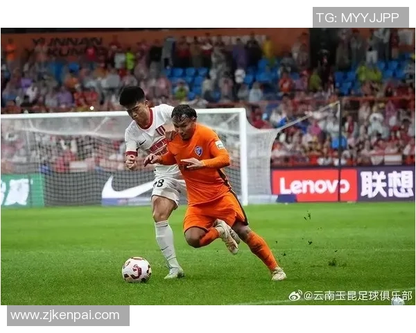 基马诺克与圣约翰斯顿的精彩对决揭示苏超联赛的激烈竞争态势 基马诺克与圣约翰斯顿的精彩对决揭示苏超联赛的激烈竞争态势